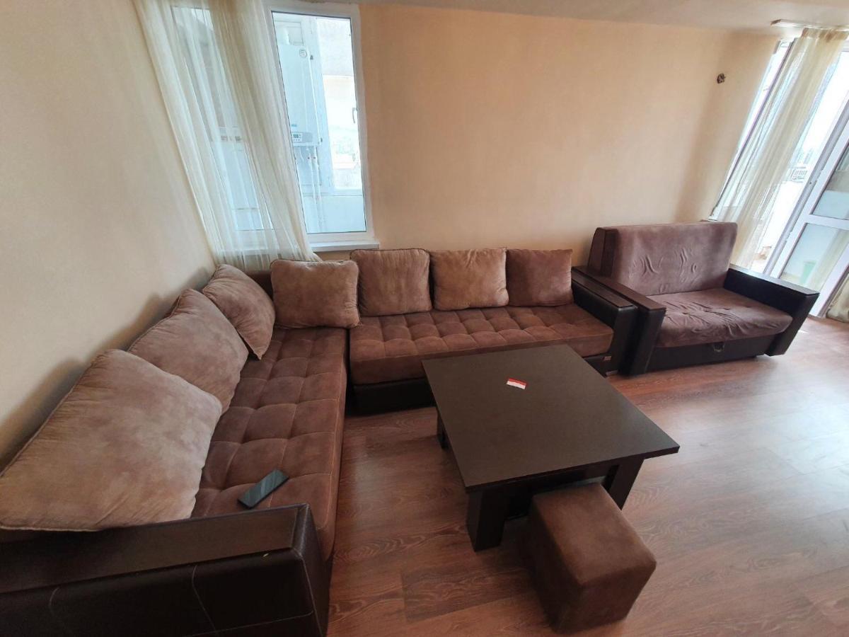 Apartment In Yerevan On Amiryan Street Luaran gambar