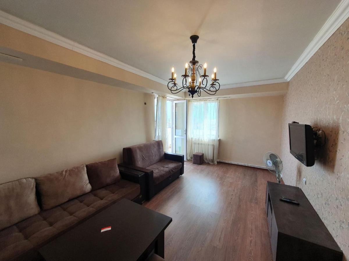 Apartment In Yerevan On Amiryan Street Luaran gambar